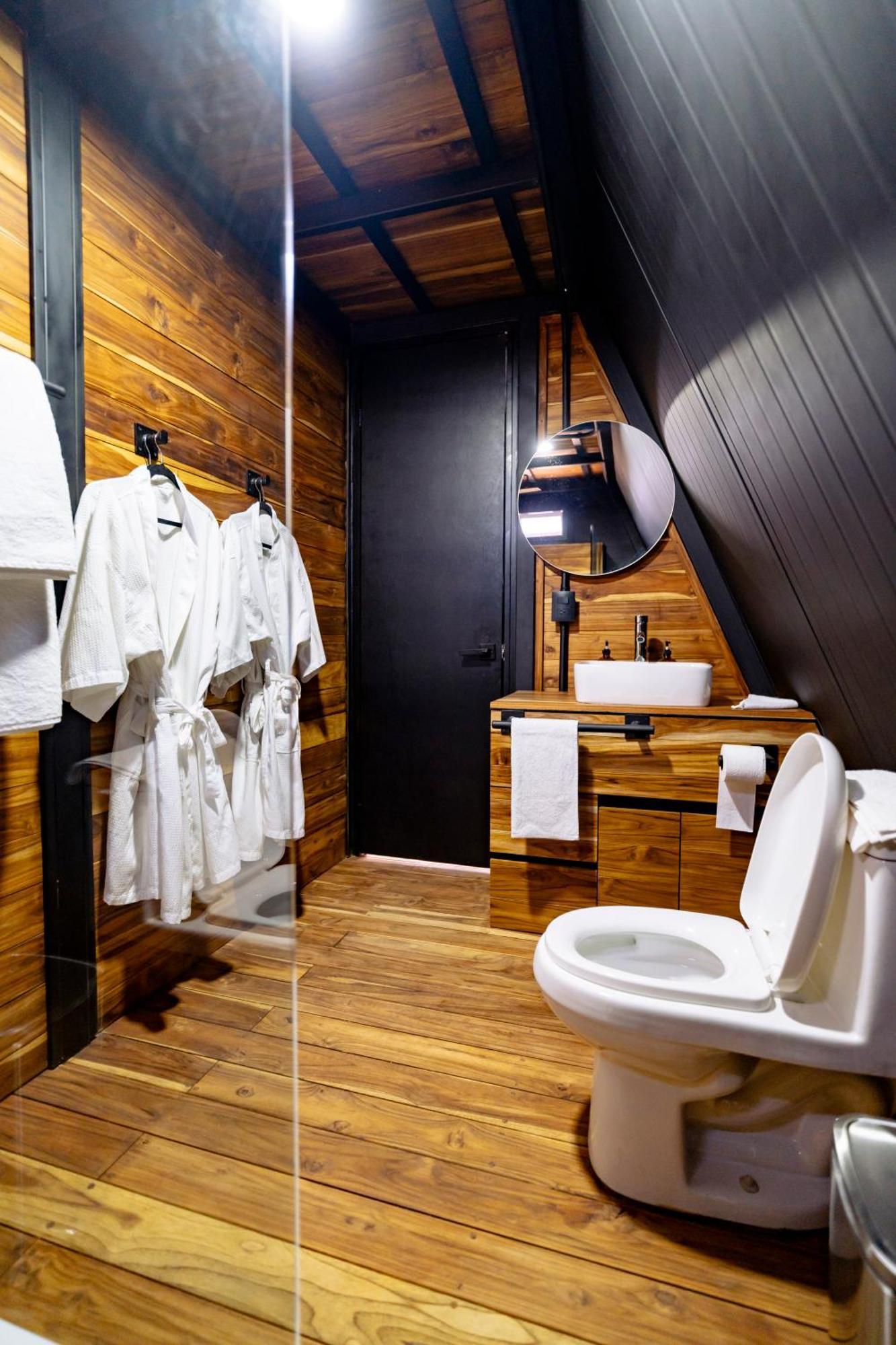 Hotel Coyote Alcocer エクステリア 写真