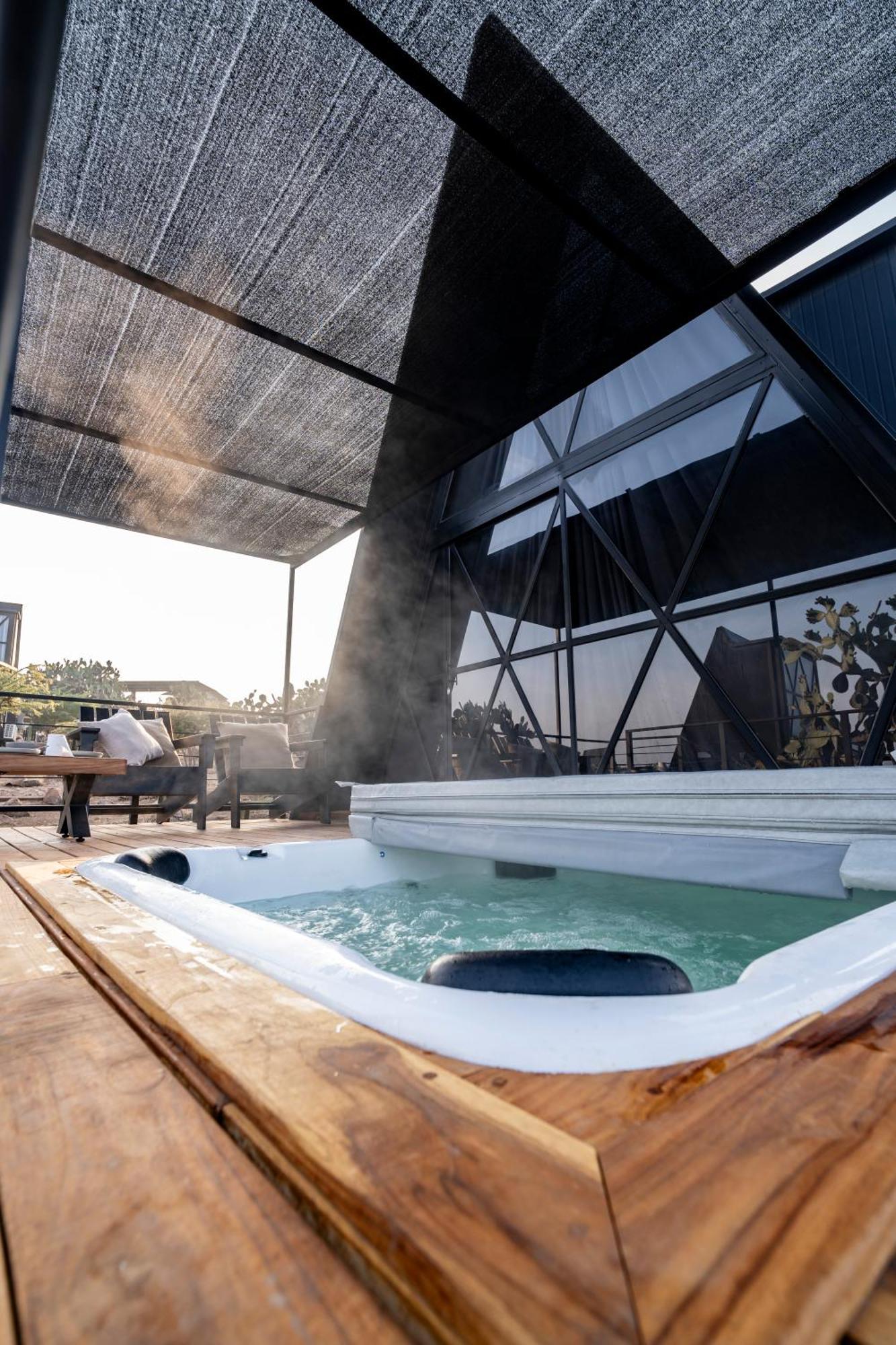 Hotel Coyote Alcocer エクステリア 写真